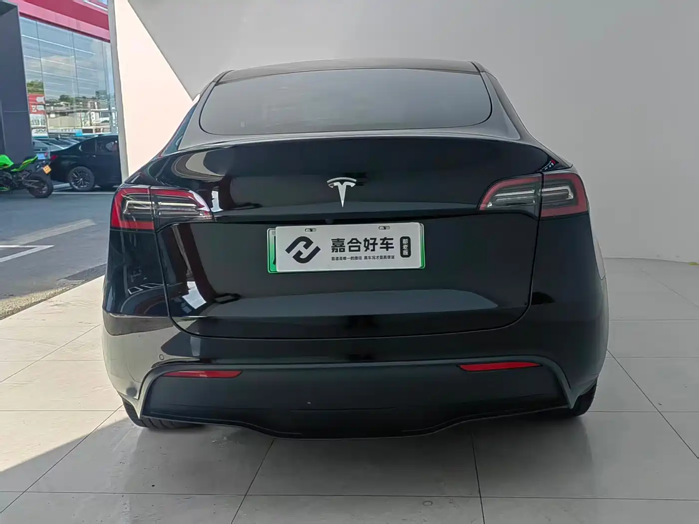 TESLA MODEL Y