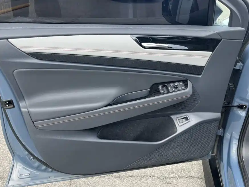 VOLKSWAGEN ID.7 VIZZION