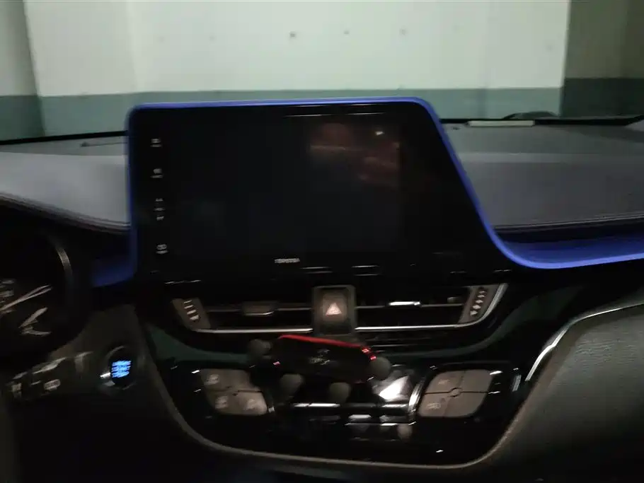 Toyota IZOA 2018 2.0L Sport Edition China VI фото 13