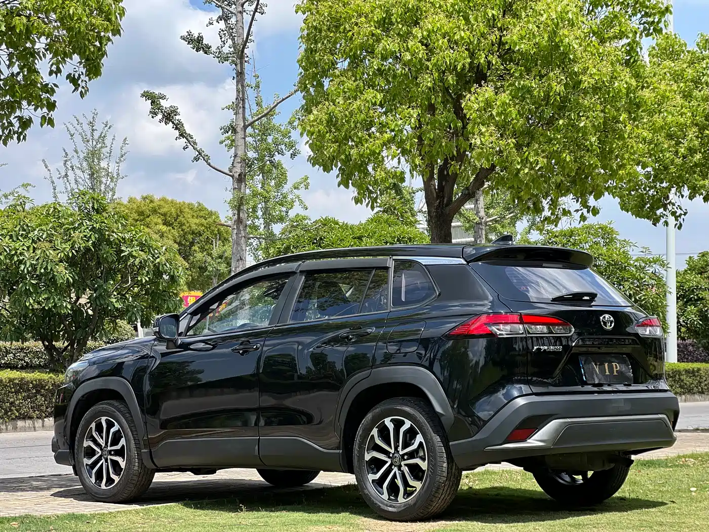 Toyota Frontlander 2022 2.0L CVT Luxury Edition фото 9
