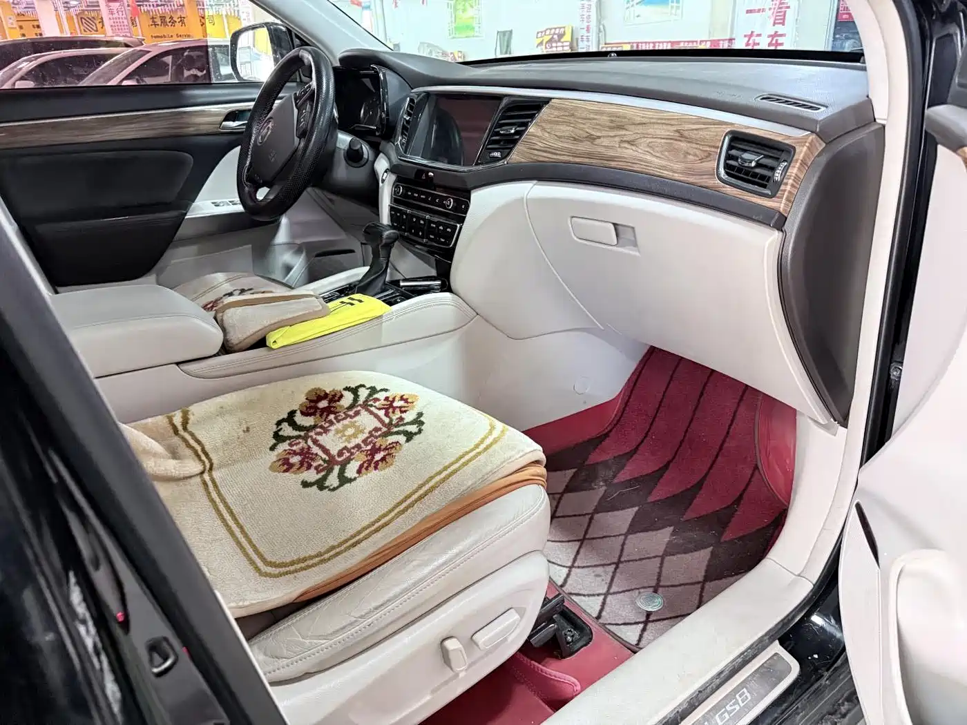 GAC Trumpchi Trumpchi GS8 2017 320T 2WD Luxury Smart Connect (7-seater) фото 14