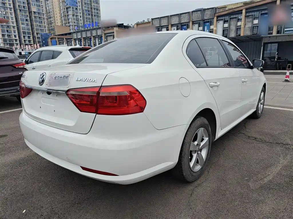 Volkswagen Lavida 2013 Facelift Classic 1.6L Automatic Trend фото 6