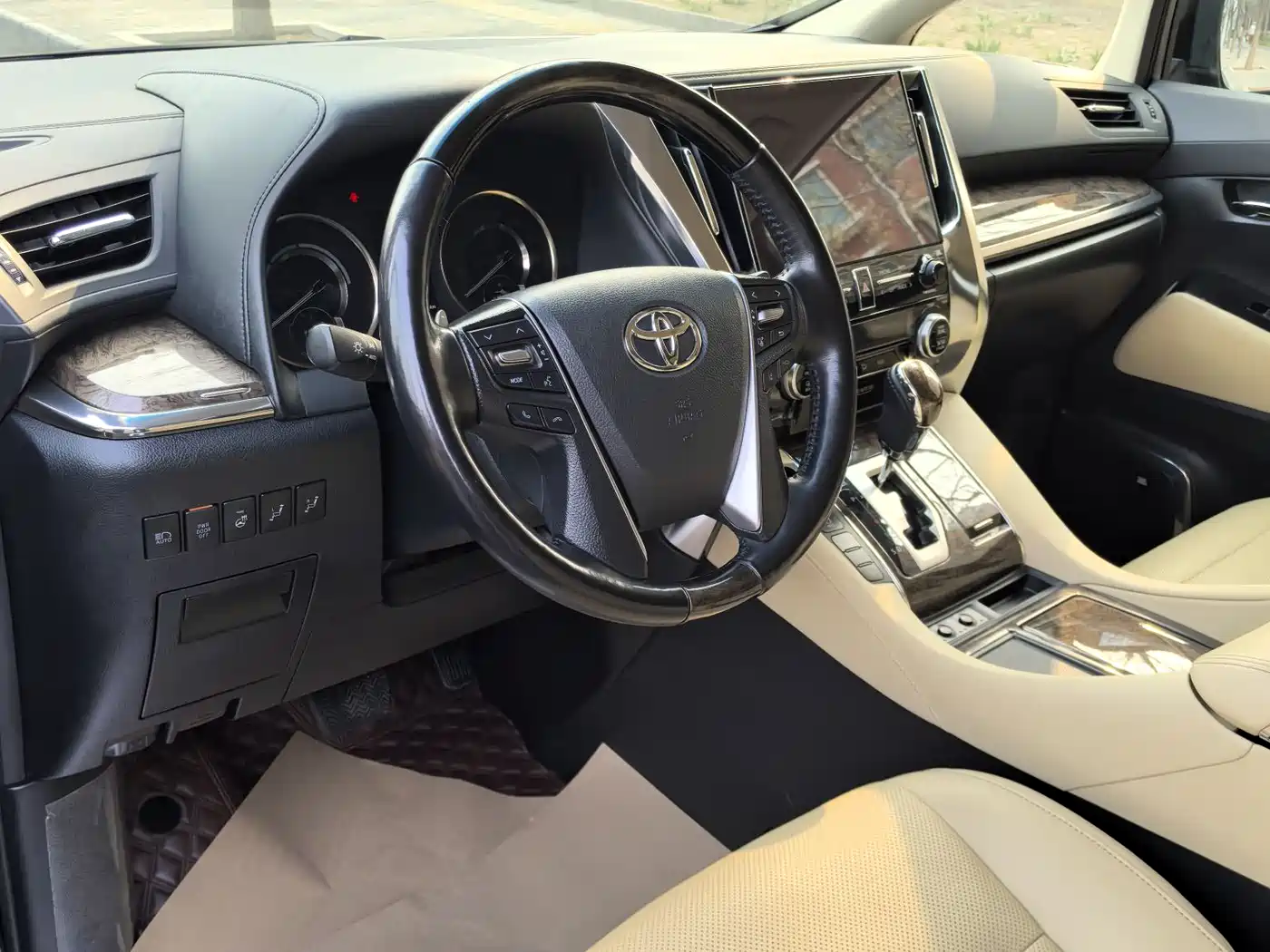 Toyota Vellfire 2021 Crown Hybrid 2.5L HV Supreme Edition фото 16