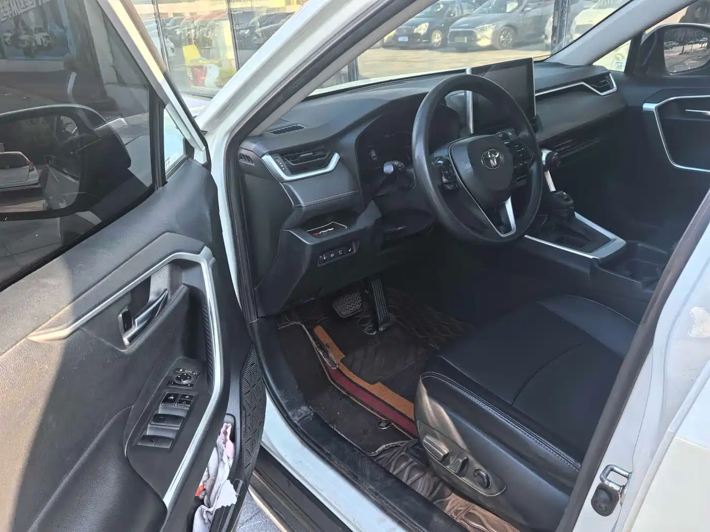 Toyota RAV4 Rongfang 2020 2.0L CVT 2WD Urban Edition фото 2