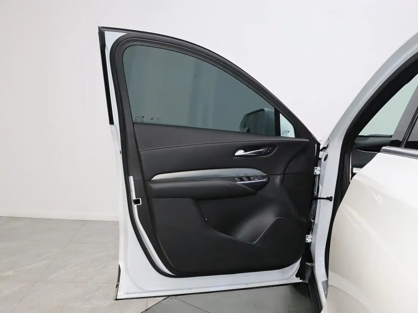 Cadillac XT4 2021 28T FWD Premium Edition фото 11