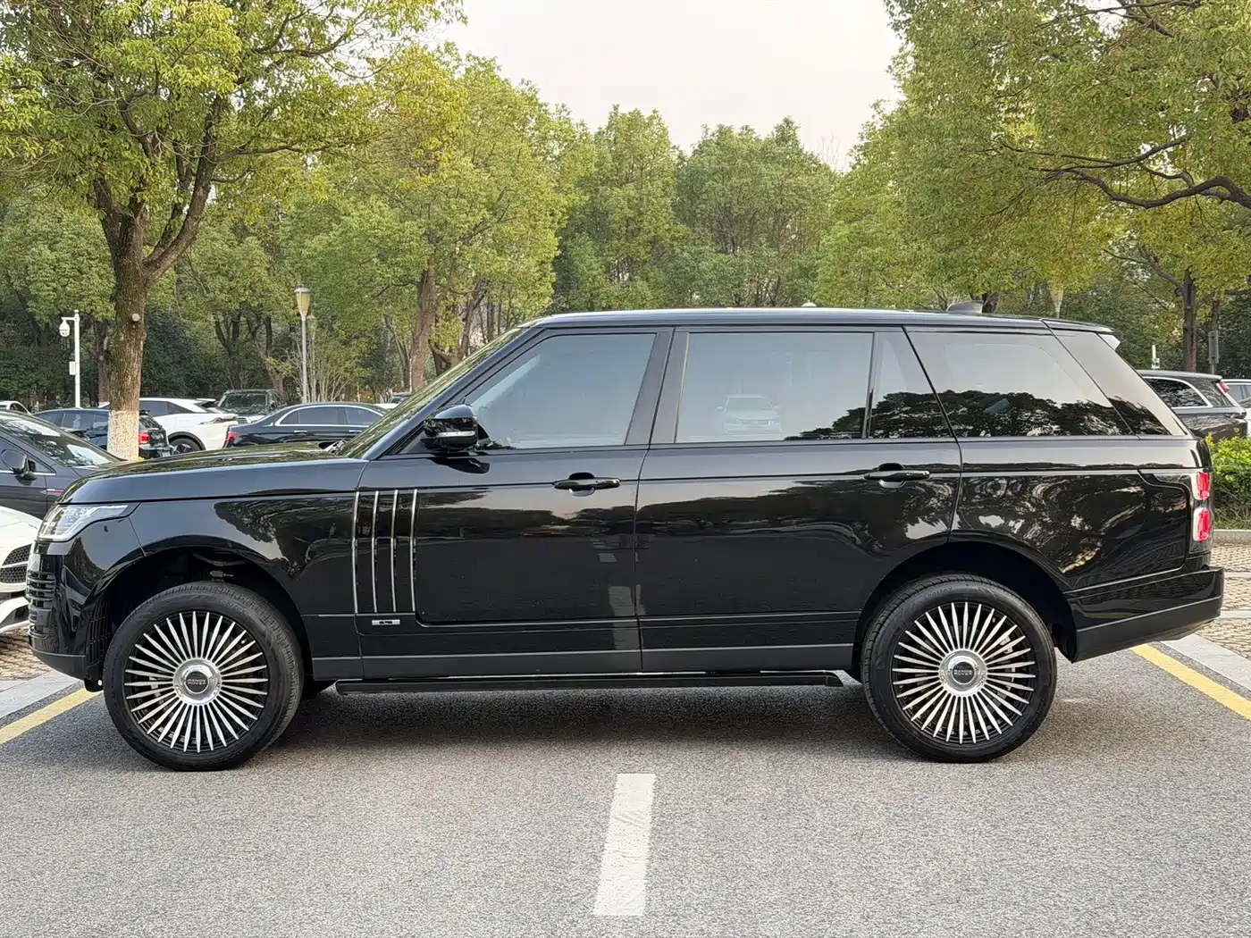 Land Rover Range Rover 2019 3.0 SC V6 Heritage Extended Edition фото 15