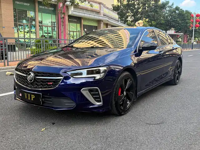 Buick Regal GS 28T, Премиум