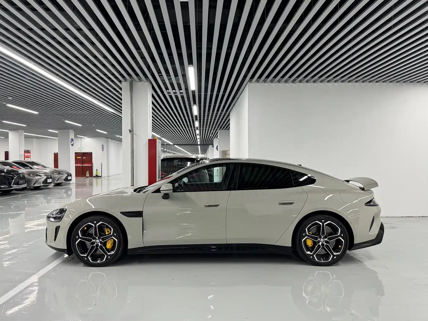 XIAOMI CAR XIAOMI SU7