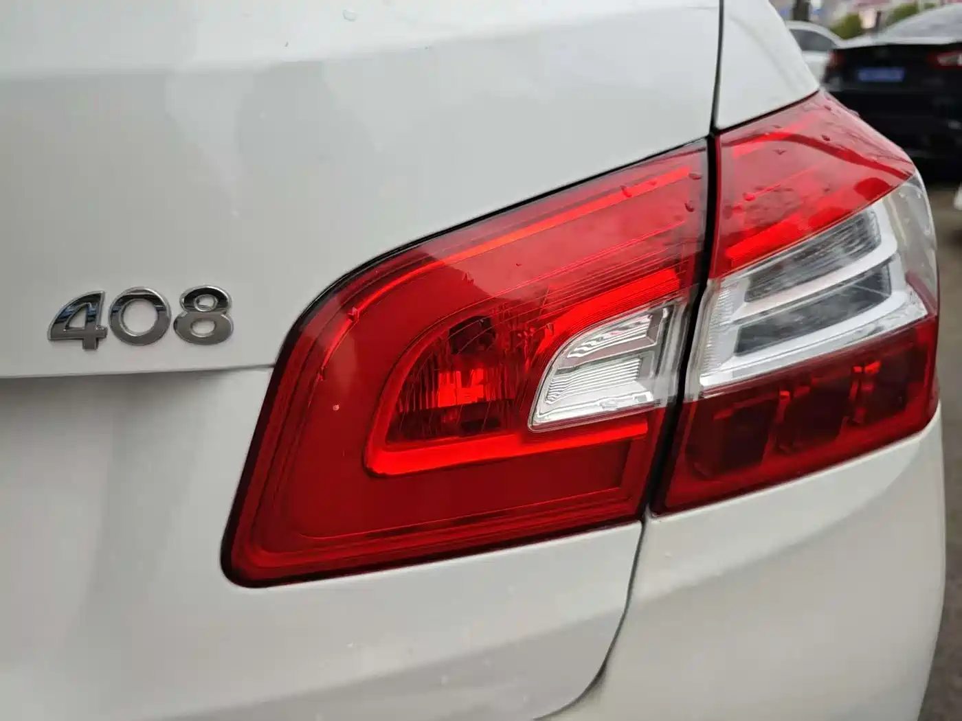 Peugeot 408 2016 1.6T Automatic Luxury Edition фото 14