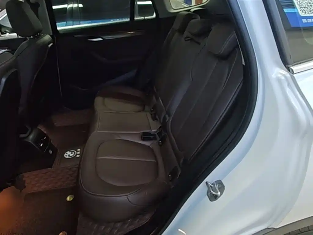 BMW X1 2018 sDrive18Li Premium Model фото 17