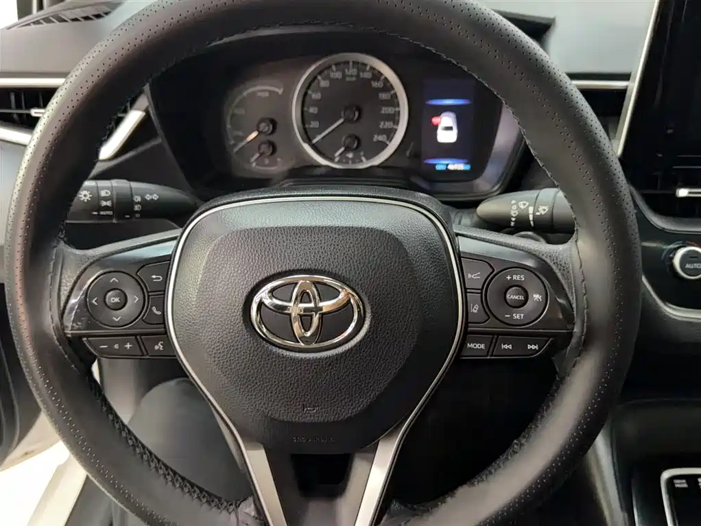 Toyota Corolla 2021 Hybrid 1.8L E-CVT Elite Edition фото 13