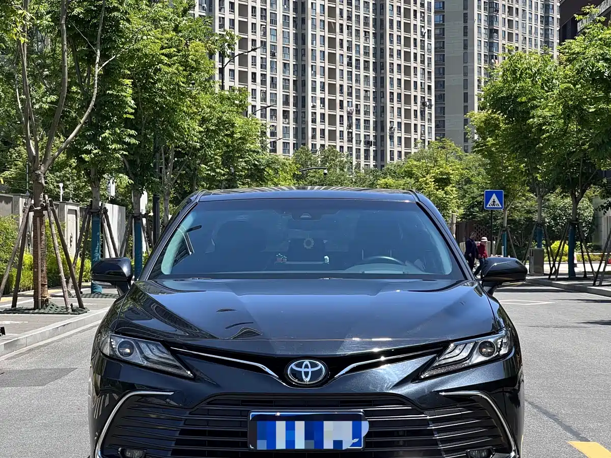 Toyota Camry 2023 2.0G Luxury Edition фото 2