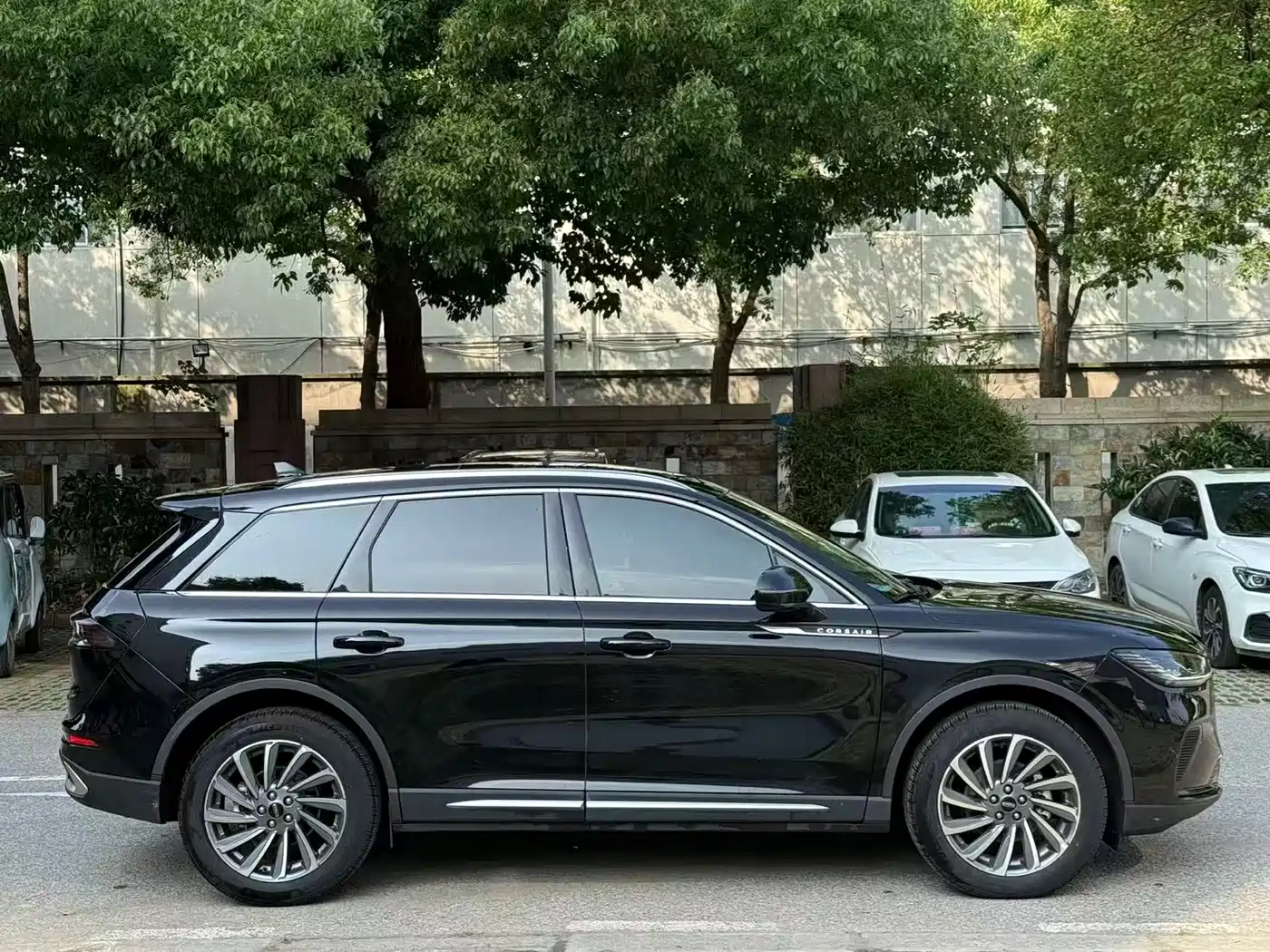 LINCOLN ADVENTURER