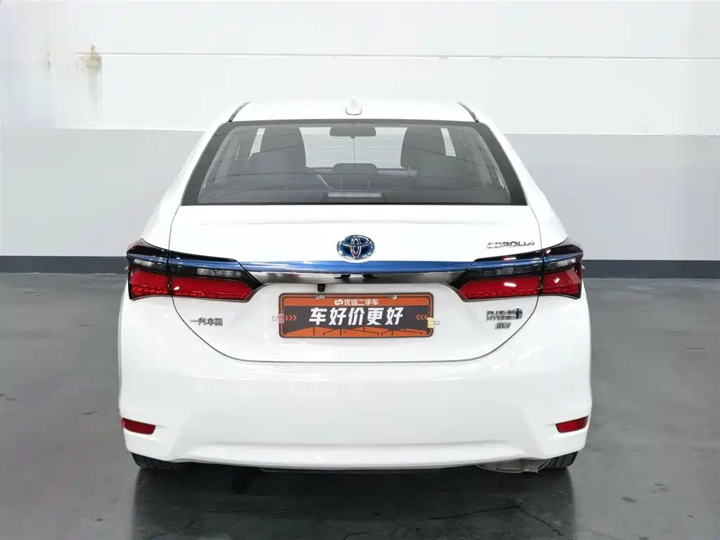 Toyota Corolla Twin Engine E+ 2019 1.8L E-CVT Leading Edition фото 4