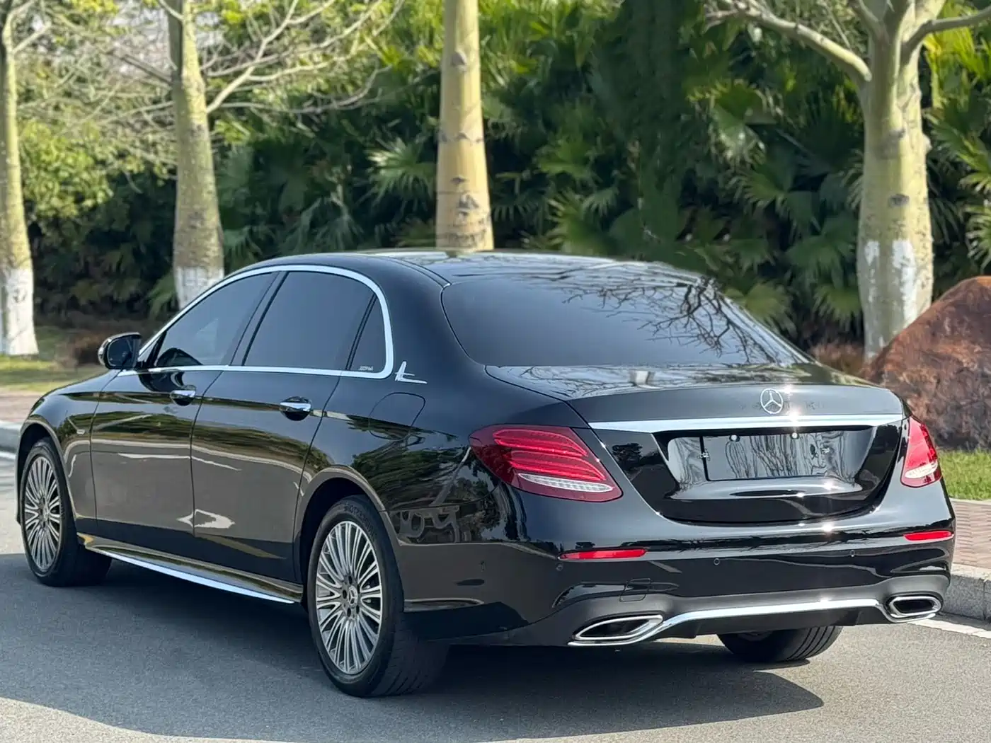 Mercedes-Benz E-Class 2020 Facelift E 300 L Sport Exclusive фото 13