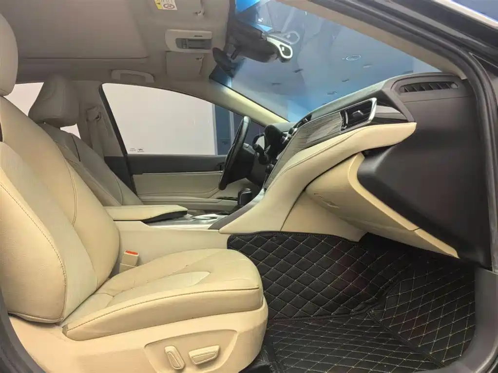 Toyota Camry 2019 Hybrid 2.5HG Luxury Edition China V фото 11