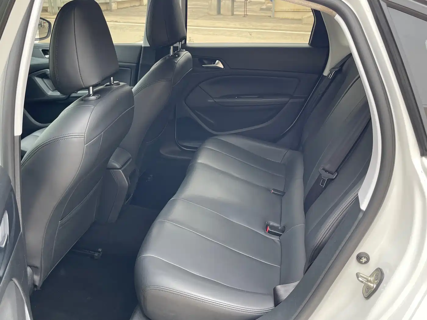 Peugeot 308 2018 1.6L Auto Fashion Edition фото 11
