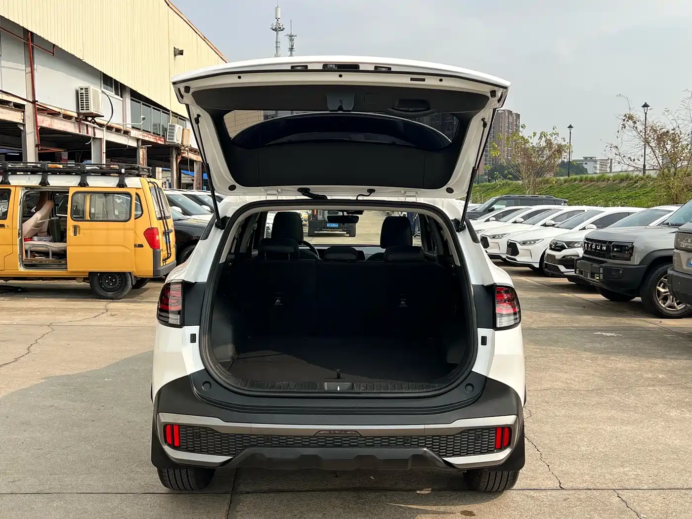 Kia Sportage 2023 2.0T 2WD Premium Edition фото 17