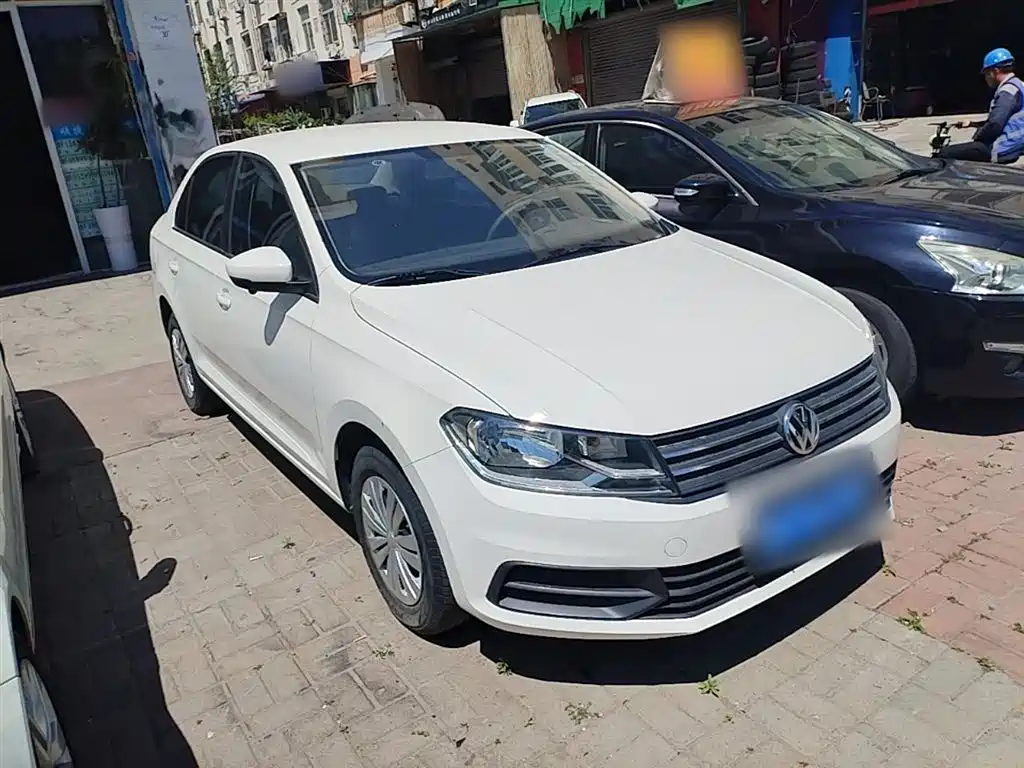 VOLKSWAGEN SANTANA