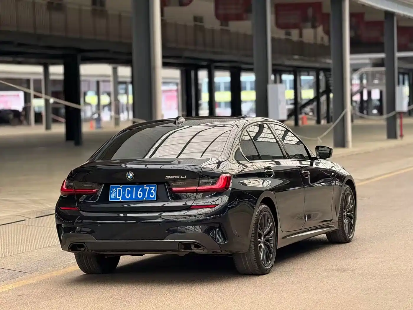 BMW 3 Series 2022 325Li M Sport Shadow Edition фото 14