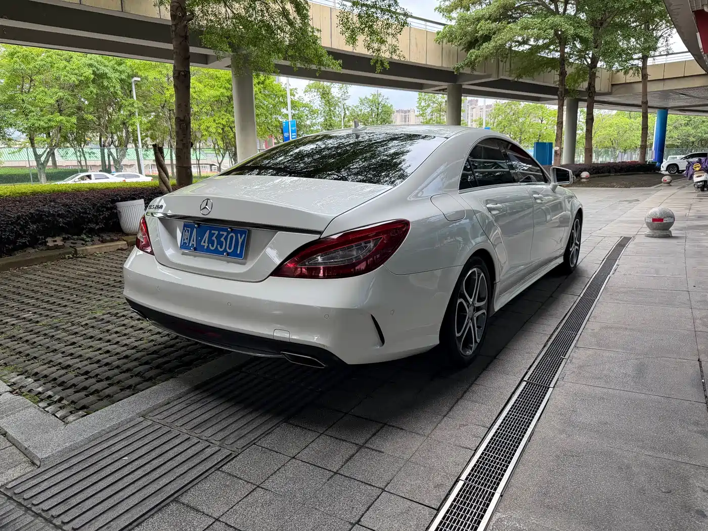 Mercedes-Benz CLS 2016 CLS 260 Edition фото 4