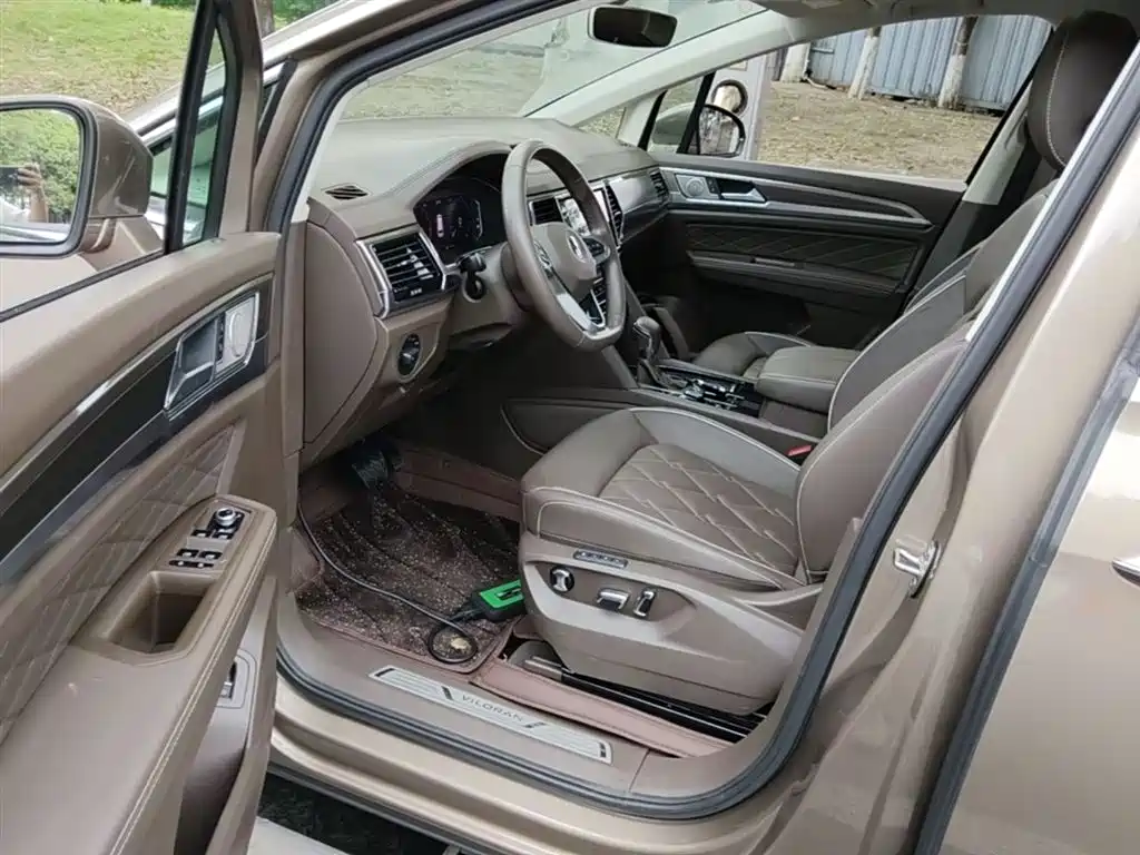 Volkswagen Viloran 2020 380TSI Premium фото 16