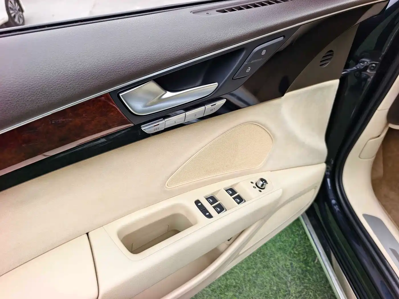 Audi A8 2013 A8L 45 TFSI quattro Comfort фото 11