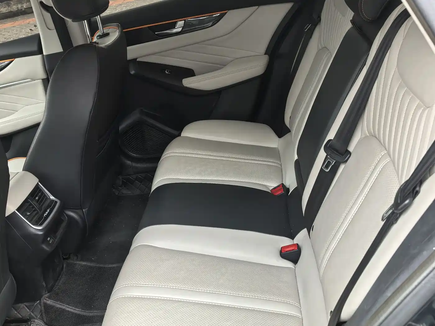 DONGFENG YI HYUN MAX