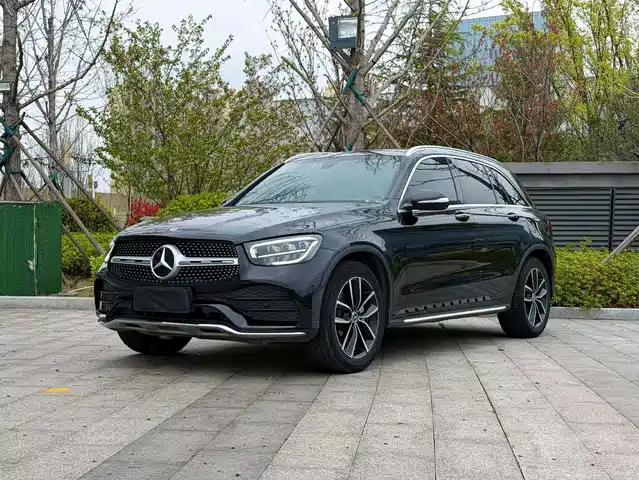 MERCEDES-BENZ GLC