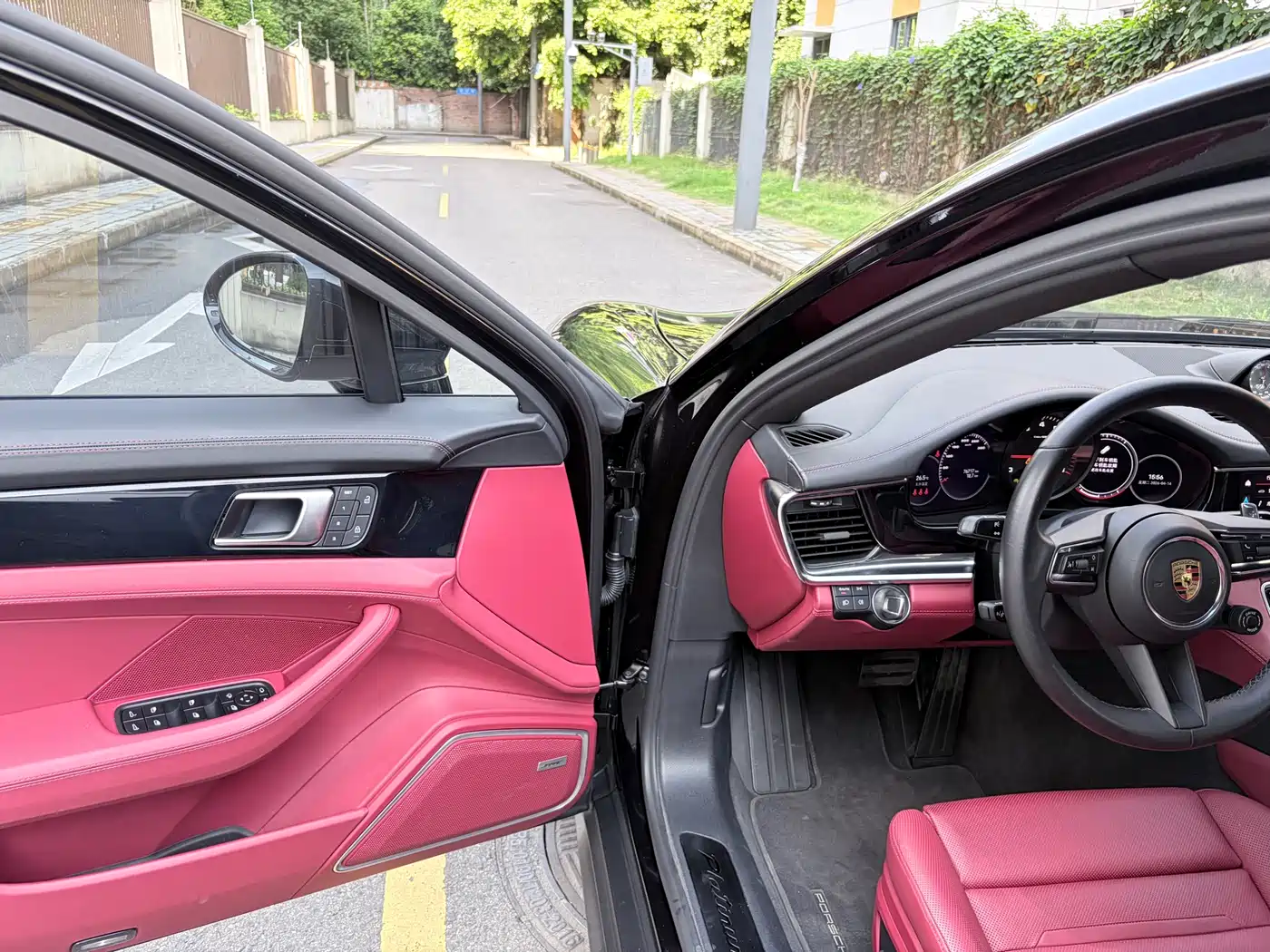 Porsche Panamera 2023 Facelift Panamera 2.9T Platinum Edition фото 26