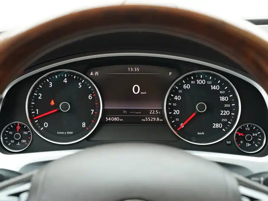 Volkswagen Touareg 2011 3.0TSI Comfort фото 32