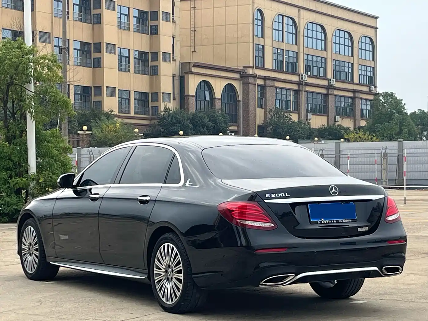 Mercedes-Benz E-Class 2018 Facelift E 200 L Sport фото 9