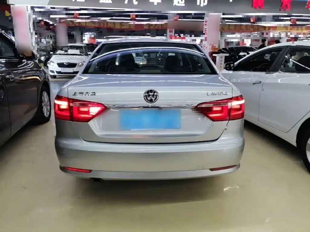 Volkswagen Lavida 2013 Facelift 1.6L Automatic Luxury фото 6