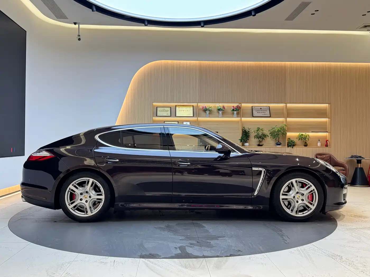 Porsche Panamera 2010 Porsche Panamera Turbo 4.8T фото 4