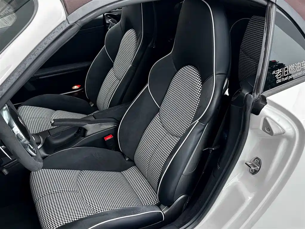 Porsche 911 2011 Carrera 4 GTS 3.8L Convertible фото 15