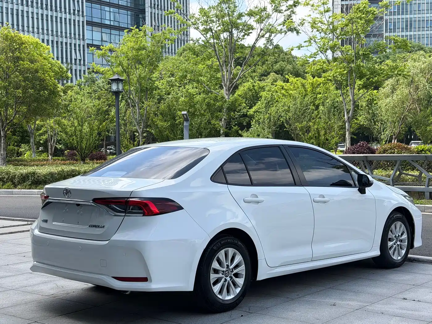 Toyota Corolla 2021 TNGA 1.5L CVT Pioneer Edition фото 5