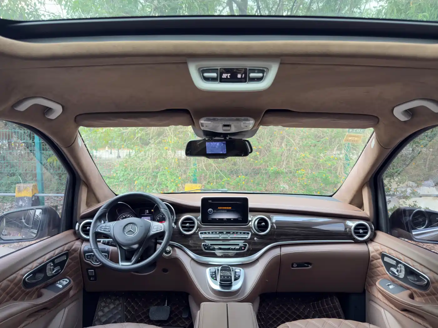 Mercedes-Benz V-Class 2017 Model V 260 Pilot Edition фото 8