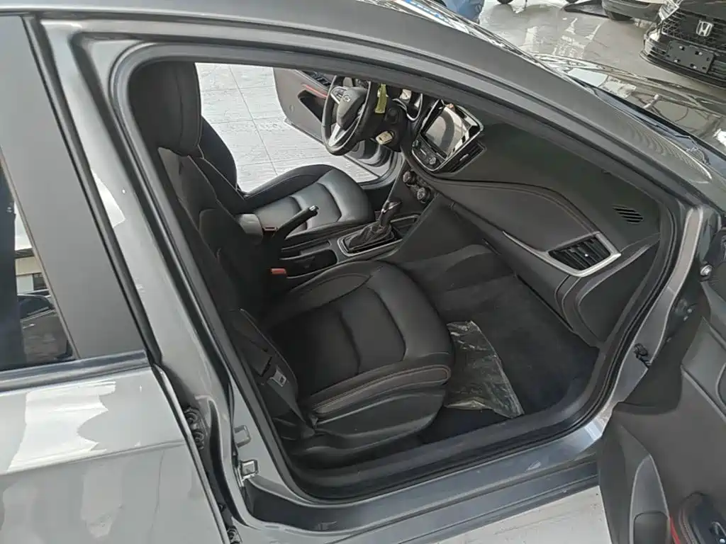 Chevrolet Monza 2019 2019 RS 330T Auto Smooth Edition China VI
