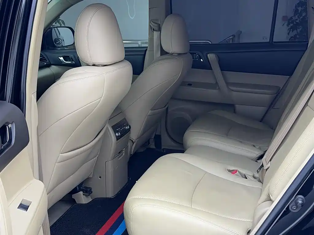 Toyota Highlander 2012 2.7L 2WD 7-Seat Elite фото 15