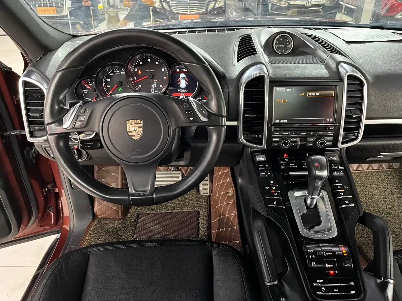 Porsche Cayenne фото 8