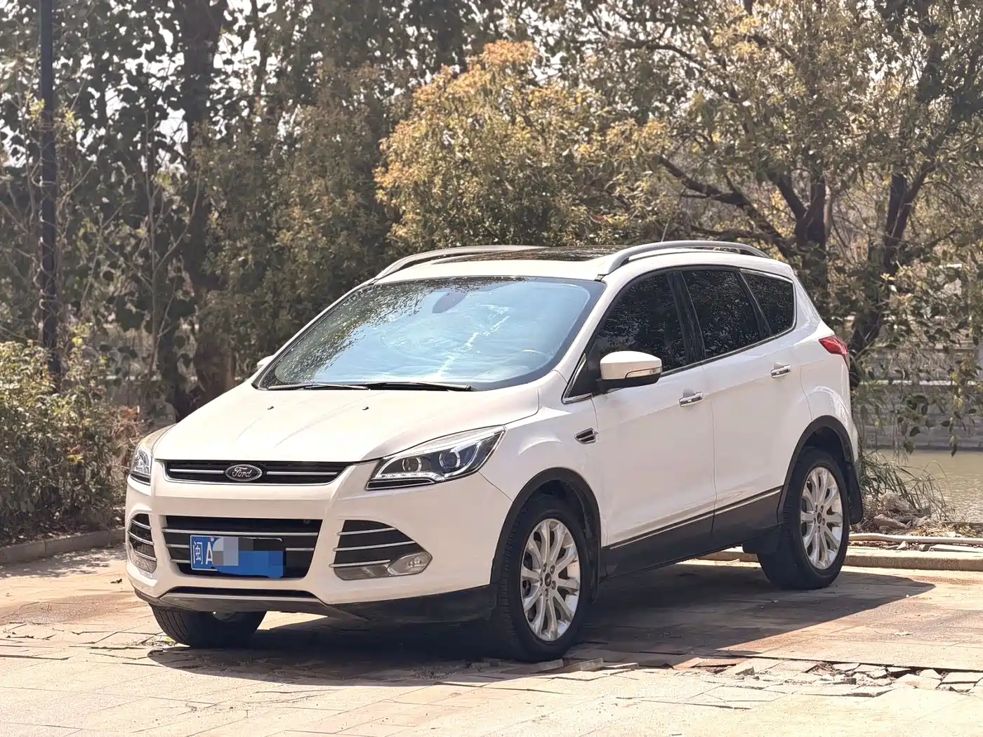 Photo 1 - Ford Kuga