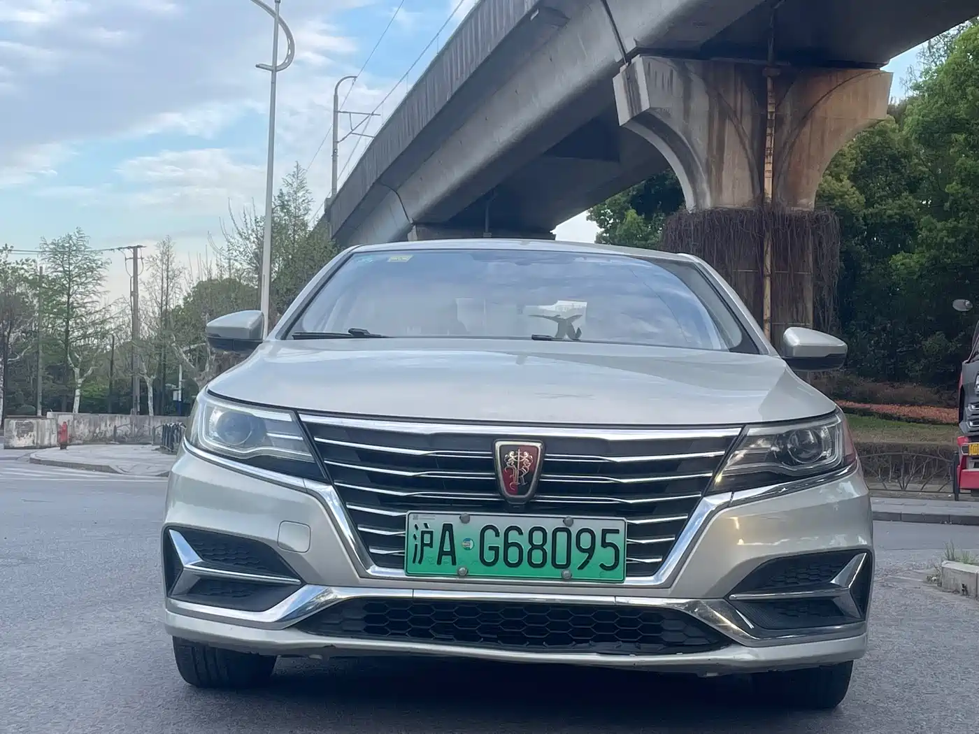 ROEWE I6 NEW ENERGY