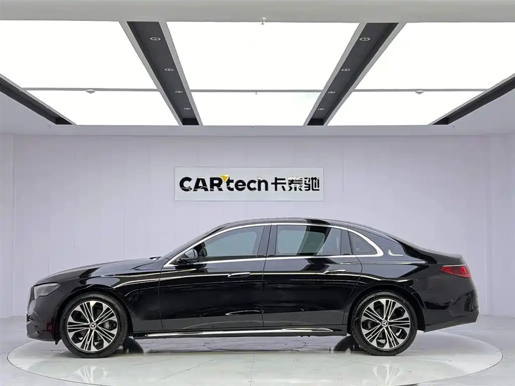 Mercedes-Benz E-Class 2024 E 300 L Fashion Sport фото 2