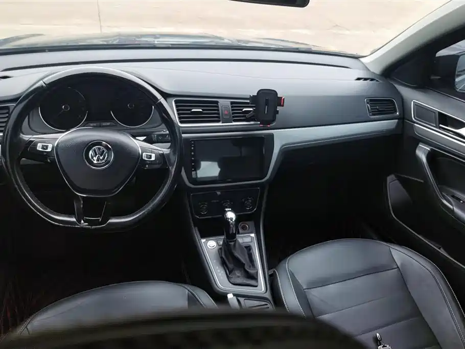 Volkswagen Lavida 2017 230TSI DSG Comfort Edition фото 12