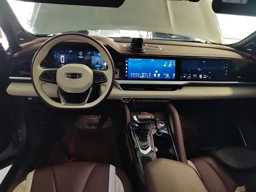 Фото 6 - Geely Monjaro