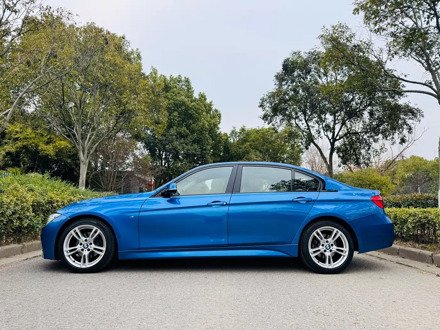 BMW 3 Series 2017 320Li M Sport фото 4