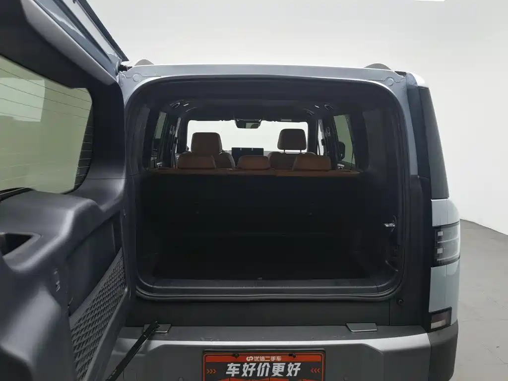 Fang Cheng Bao Titanium 7 2026 2025 AWD Base Model
