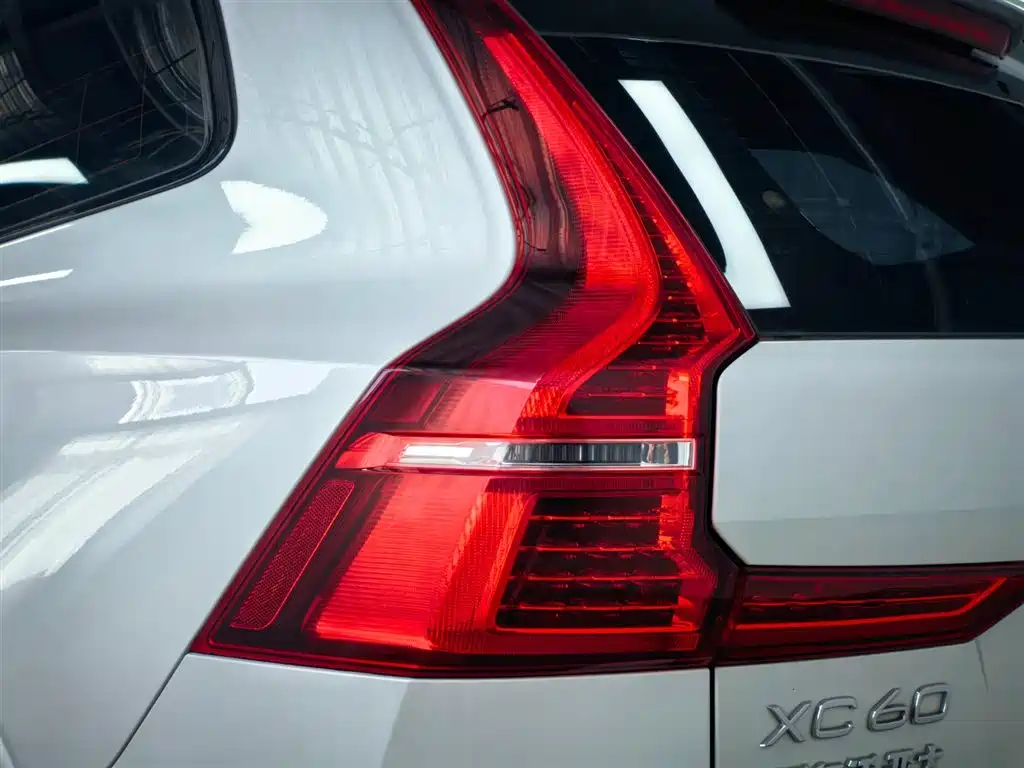 VOLVO XC60 PLUG IN HYBRID