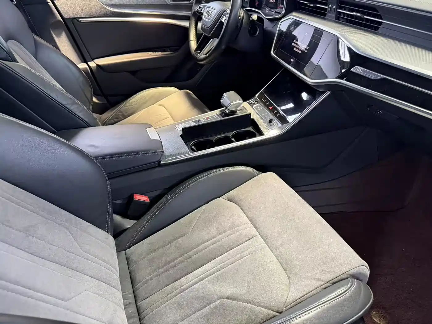 Audi A6L 2023 Facelift 45 TFSI Premium Dynamic фото 12