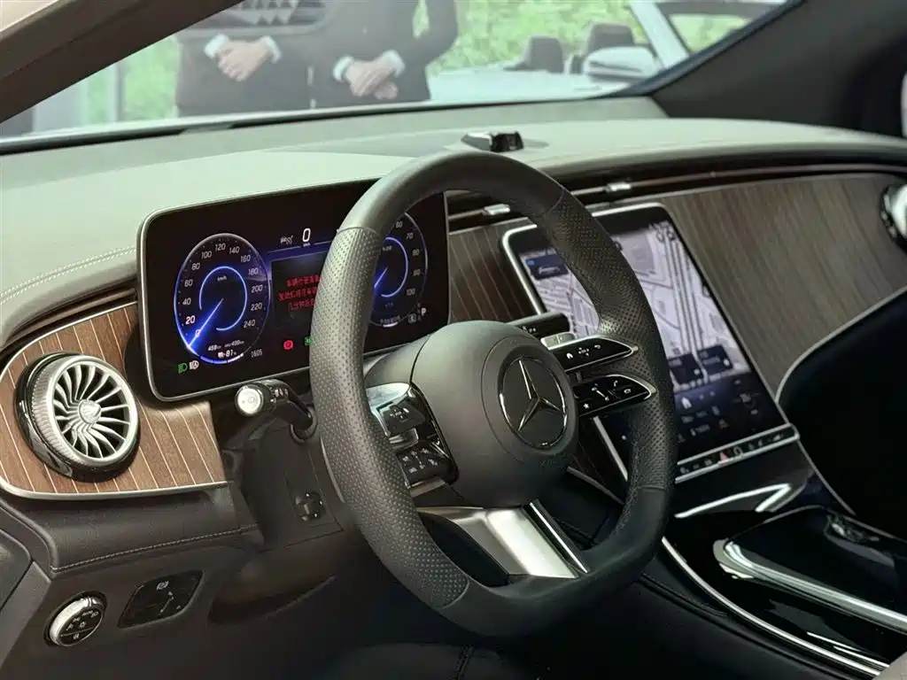 MERCEDES-BENZ EQE SUV